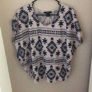 🔖♥️💌Tribal Print Forever 21 Top